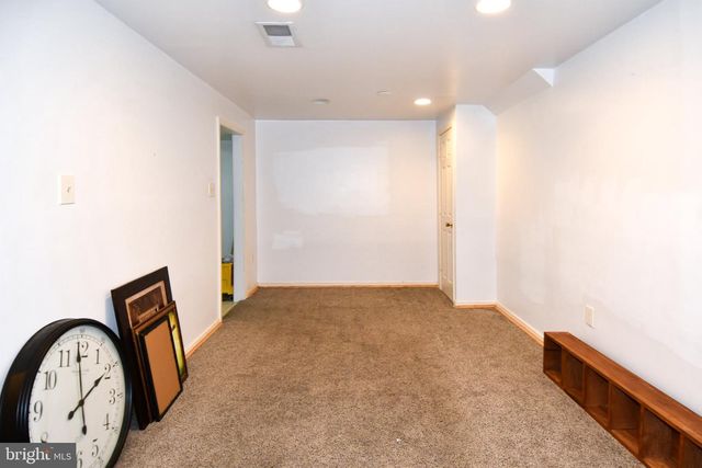 8960 CONTINENTAL PL, Landover, MD 20785