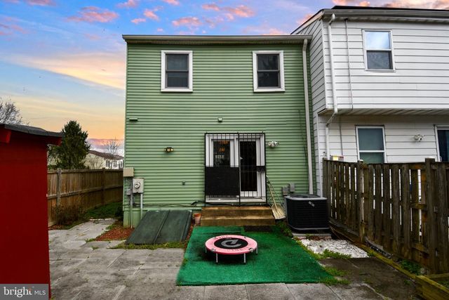 8960 CONTINENTAL PL, Landover, MD 20785