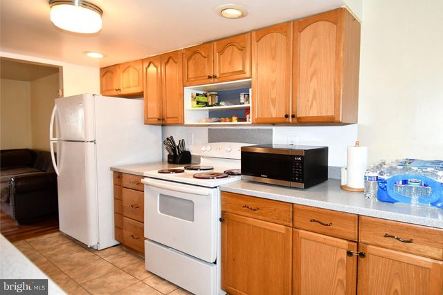 8960 CONTINENTAL PL, Landover, MD 20785