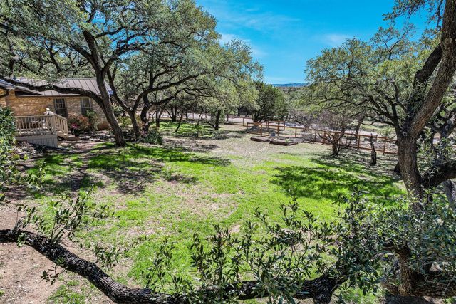 200 W Meadow LN, Wimberley, TX 78676