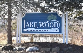 S77W19447 Lakewood DRIVE #21, Muskego, WI 53150