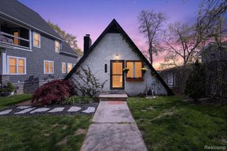12078 Mantawauka Drive, Fenton, MI 48430