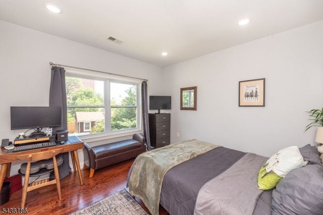 102 E Emerson Ave, Rahway City, NJ 07065
