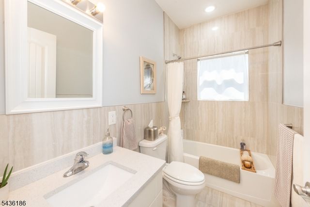 102 E Emerson Ave, Rahway City, NJ 07065