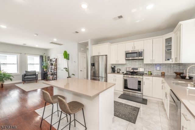 102 E Emerson Ave, Rahway City, NJ 07065