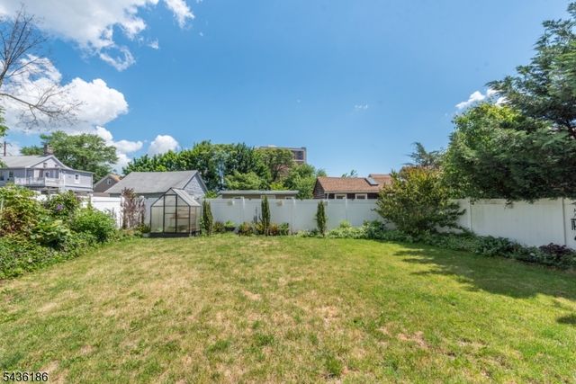 102 E Emerson Ave, Rahway City, NJ 07065