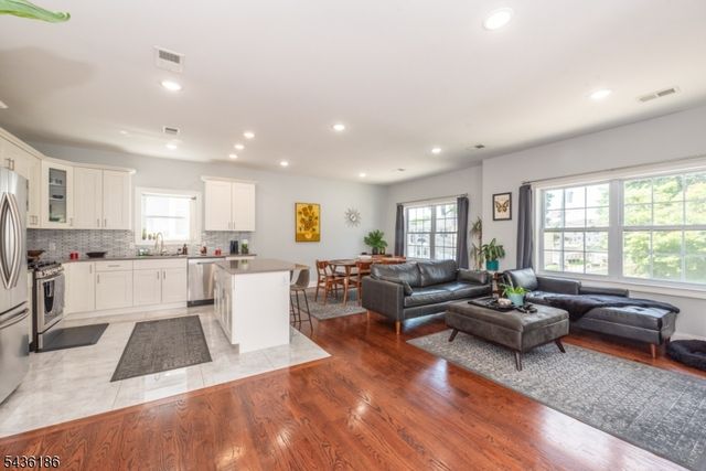 102 E Emerson Ave, Rahway City, NJ 07065