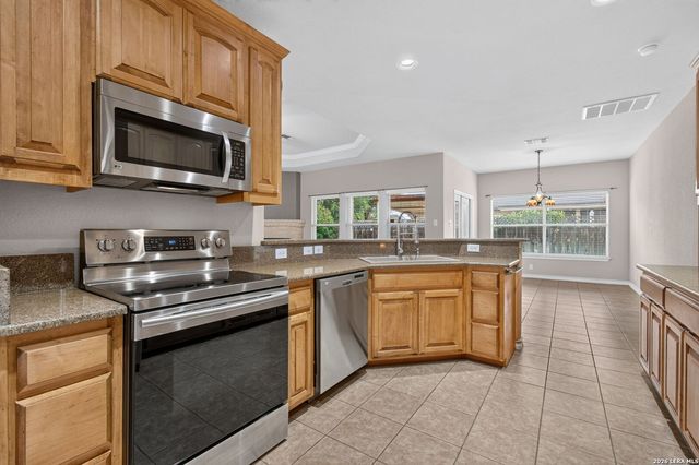 15614 DELL LN, Selma, TX 78154