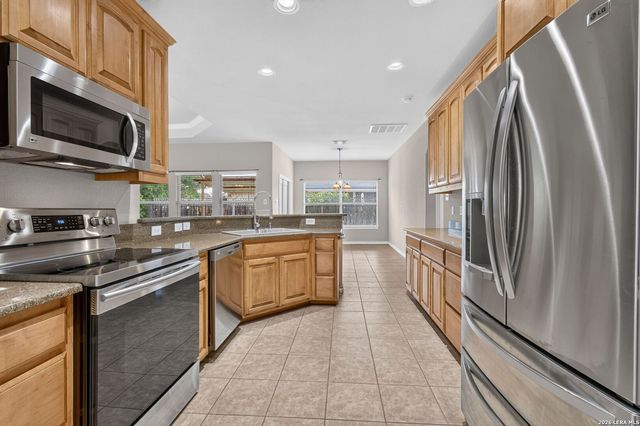 15614 DELL LN, Selma, TX 78154