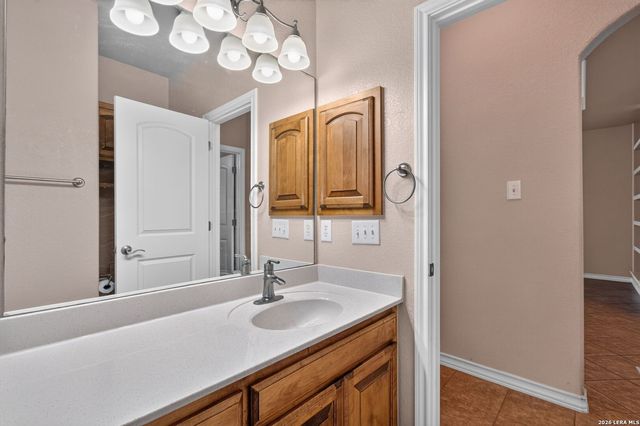 15614 DELL LN, Selma, TX 78154