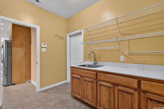 15614 DELL LN, Selma, TX 78154