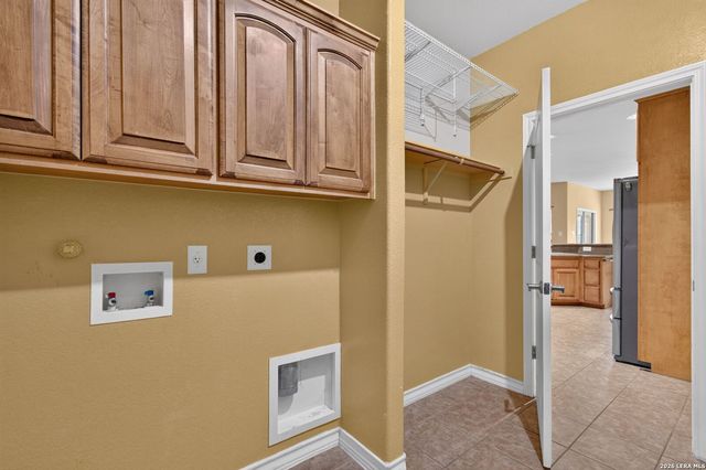 15614 DELL LN, Selma, TX 78154
