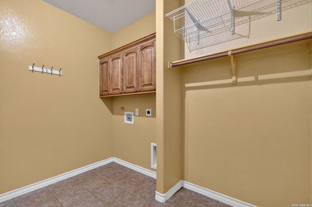 15614 DELL LN, Selma, TX 78154
