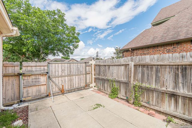 15614 DELL LN, Selma, TX 78154