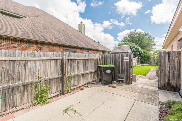 15614 DELL LN, Selma, TX 78154