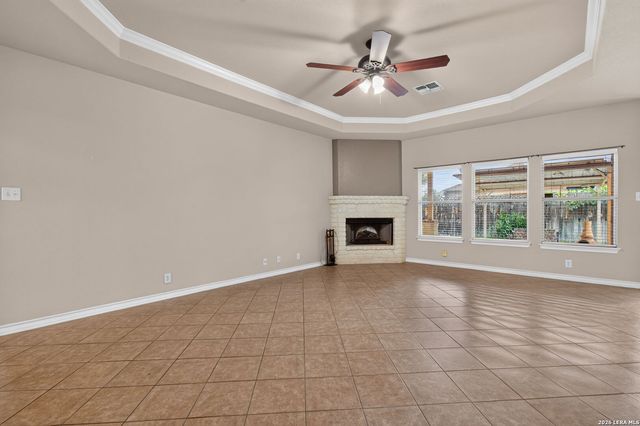 15614 DELL LN, Selma, TX 78154