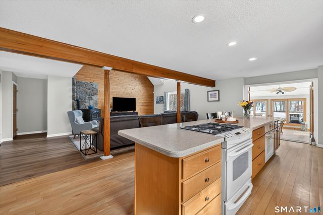 16 Higgins Way, Tolland, CT 06084