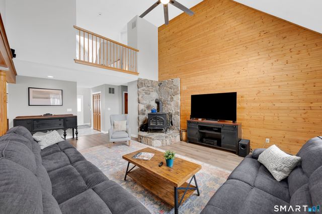 16 Higgins Way, Tolland, CT 06084