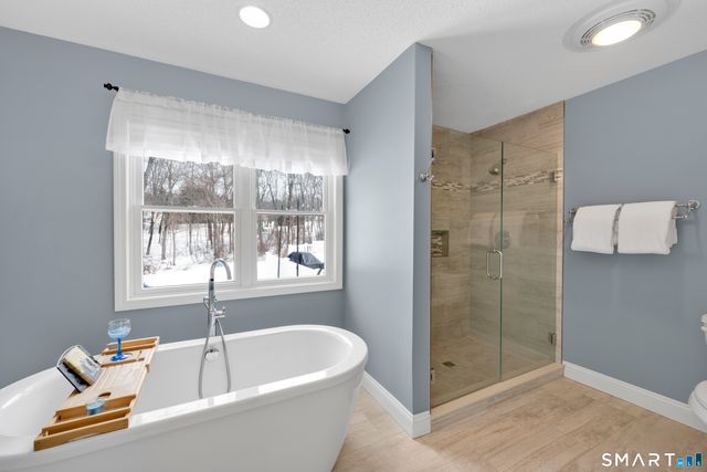 16 Higgins Way, Tolland, CT 06084