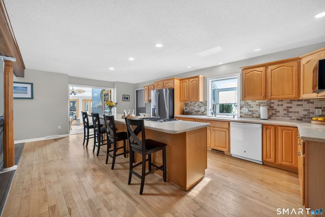 16 Higgins Way, Tolland, CT 06084