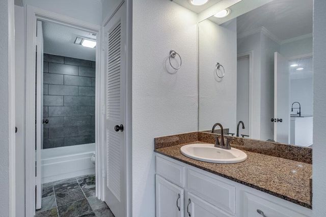 8888 Tallwood DR 2206, Austin, TX 78759
