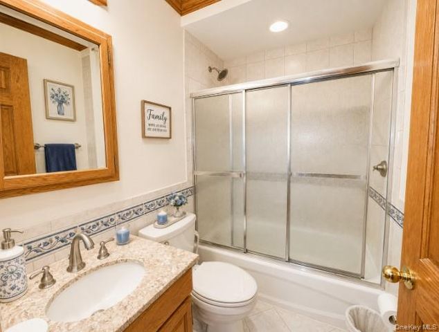5 Forest Lane, Coram, NY 11727