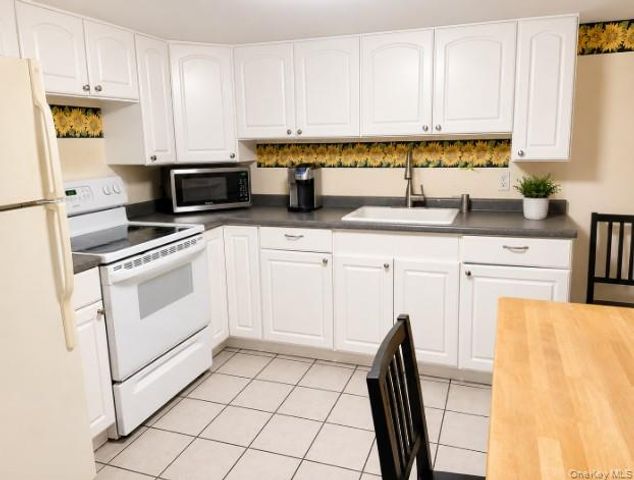 5 Forest Lane, Coram, NY 11727