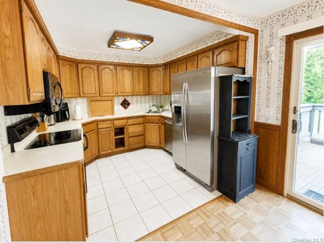 5 Forest Lane, Coram, NY 11727