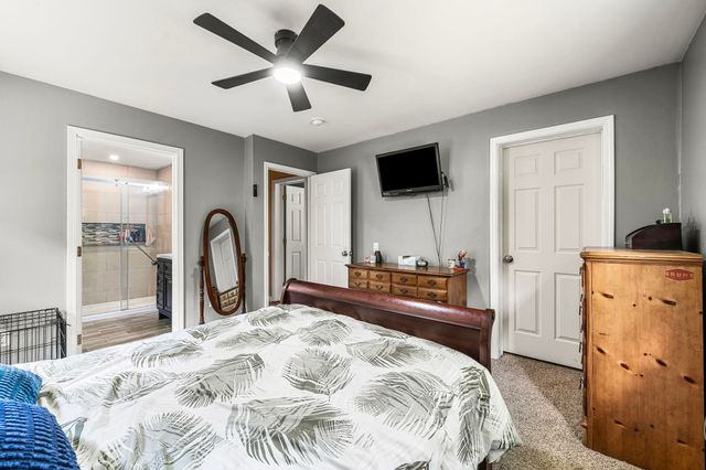 9 Dee Dee Drive, Sandown, NH 03873