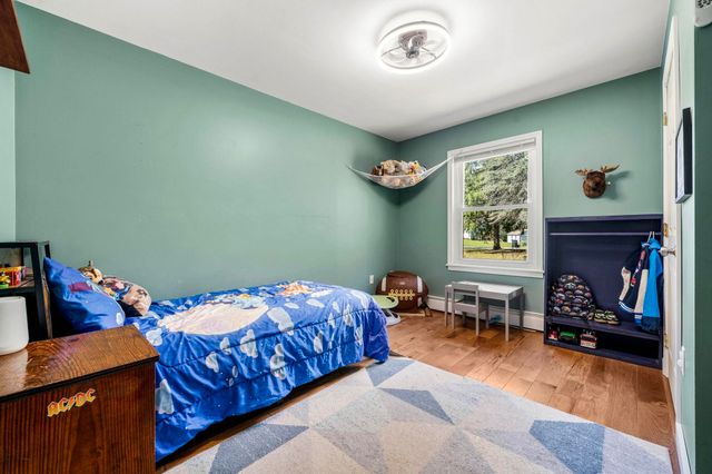 9 Dee Dee Drive, Sandown, NH 03873