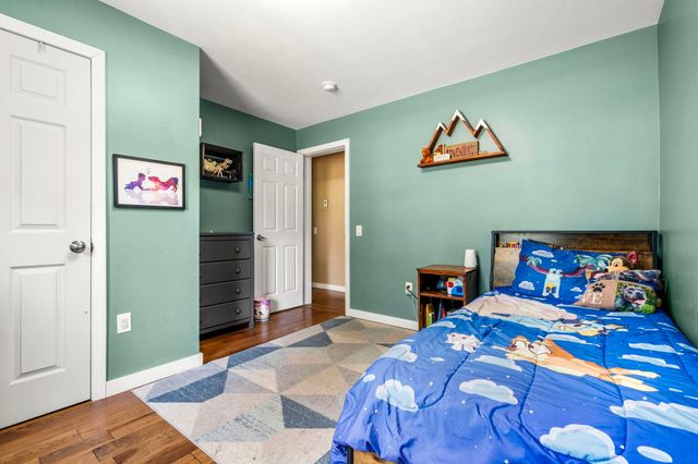 9 Dee Dee Drive, Sandown, NH 03873