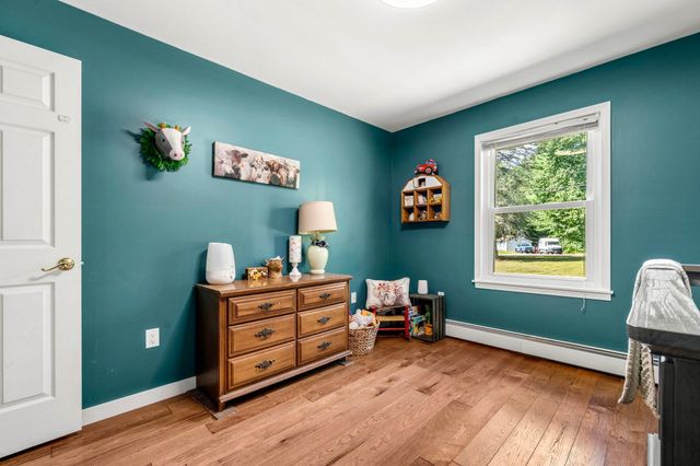 9 Dee Dee Drive, Sandown, NH 03873
