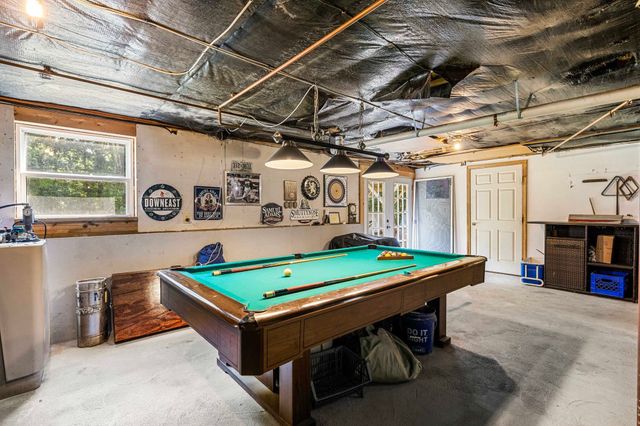 9 Dee Dee Drive, Sandown, NH 03873
