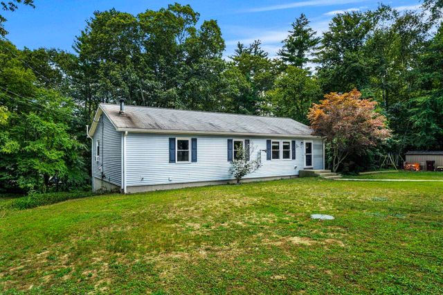 9 Dee Dee Drive, Sandown, NH 03873