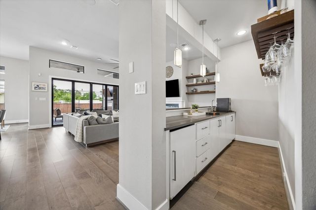 1335 Du Barry Lane, Houston, TX 77018