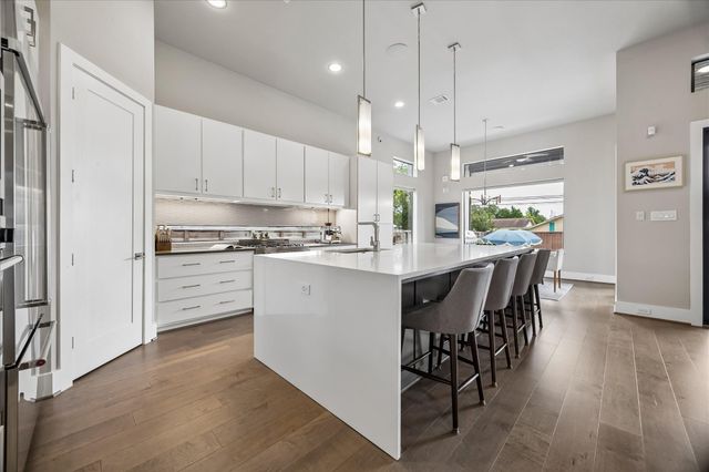 1335 Du Barry Lane, Houston, TX 77018