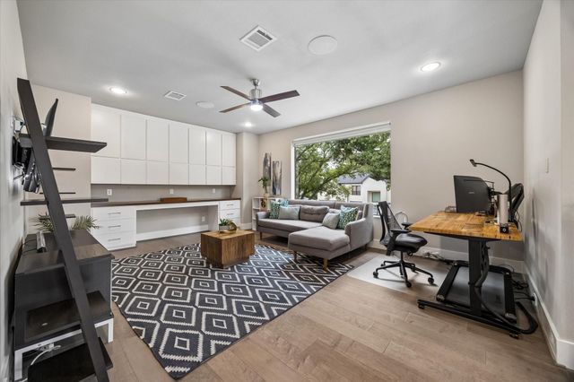 1335 Du Barry Lane, Houston, TX 77018