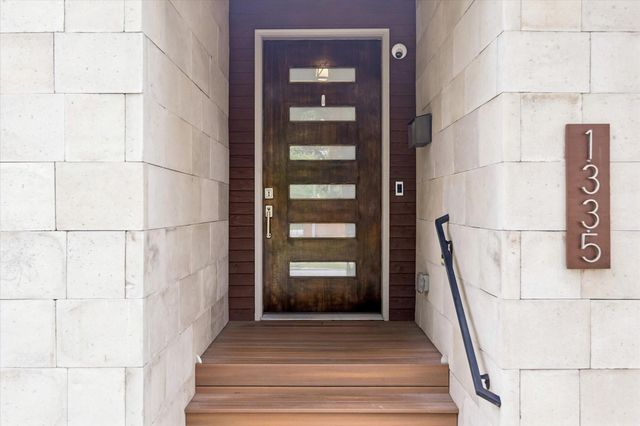 1335 Du Barry Lane, Houston, TX 77018
