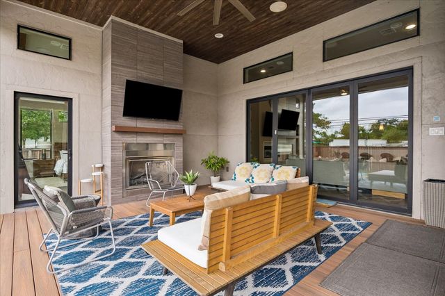 1335 Du Barry Lane, Houston, TX 77018