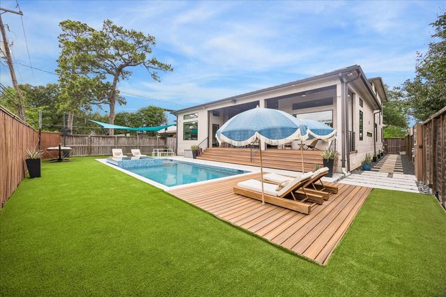 1335 Du Barry Lane, Houston, TX 77018