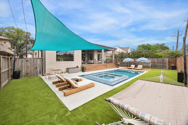 1335 Du Barry Lane, Houston, TX 77018