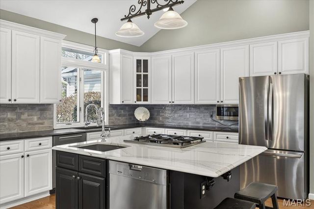 2603 Stonebriar Ridge Court, Chesterfield, MO 63017