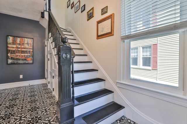 107 Central Ave, Milton, MA 02186