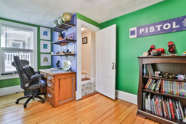 107 Central Ave, Milton, MA 02186
