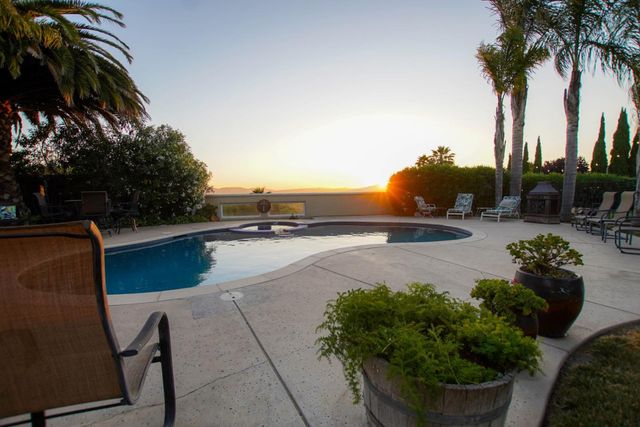 303 Taryn Court, Hollister, CA 95023