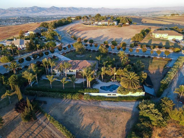 303 Taryn Court, Hollister, CA 95023