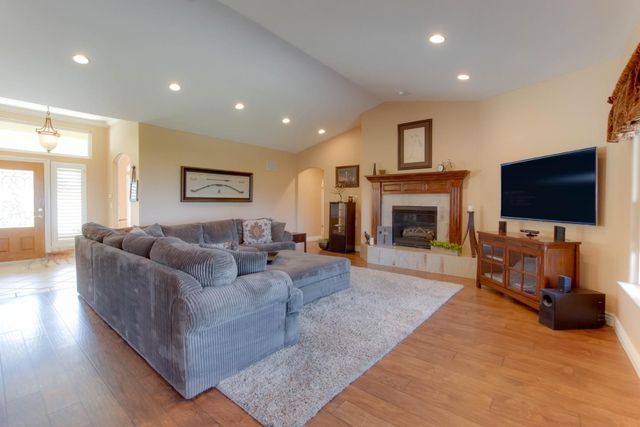 303 Taryn Court, Hollister, CA 95023