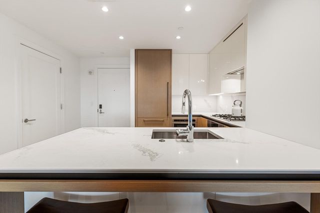 380 Harrison Ave 1126, Boston, MA 02118