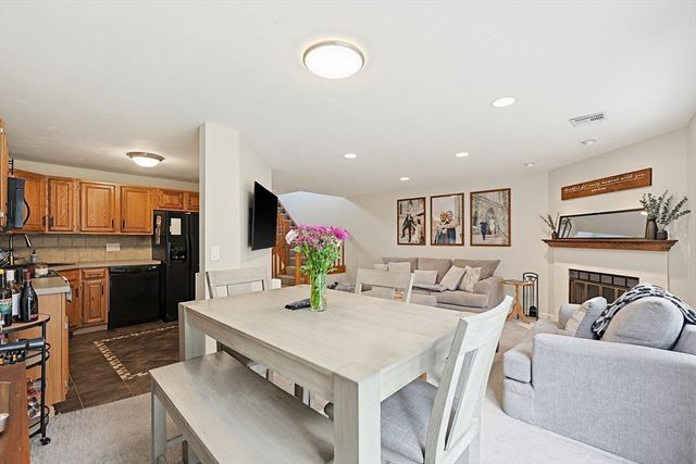 510 Ridgefield Cir C, Clinton, MA 01510