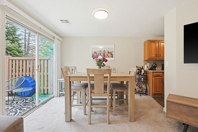 510 Ridgefield Cir C, Clinton, MA 01510